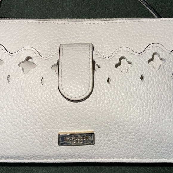 NWOT Kate Spade Unique Laser Cut Floral Design Wallet/Wristlet - Picture 2 of 11